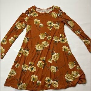 Altar’d State floral flowy dress with criss cross peek a boo shoulders size S